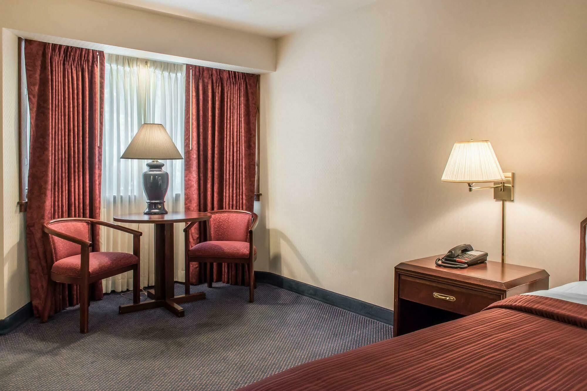 Quality Inn Bedford Exterior foto